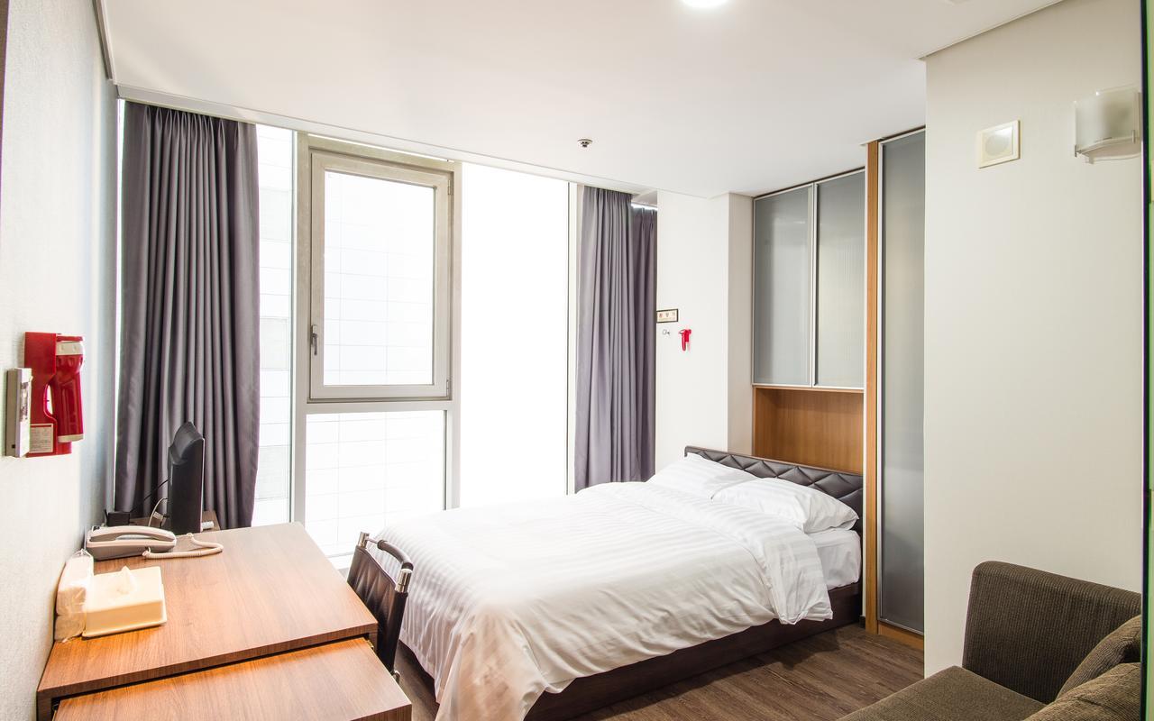 Hotel Arinus Shinchon โซล ภายนอก รูปภาพ