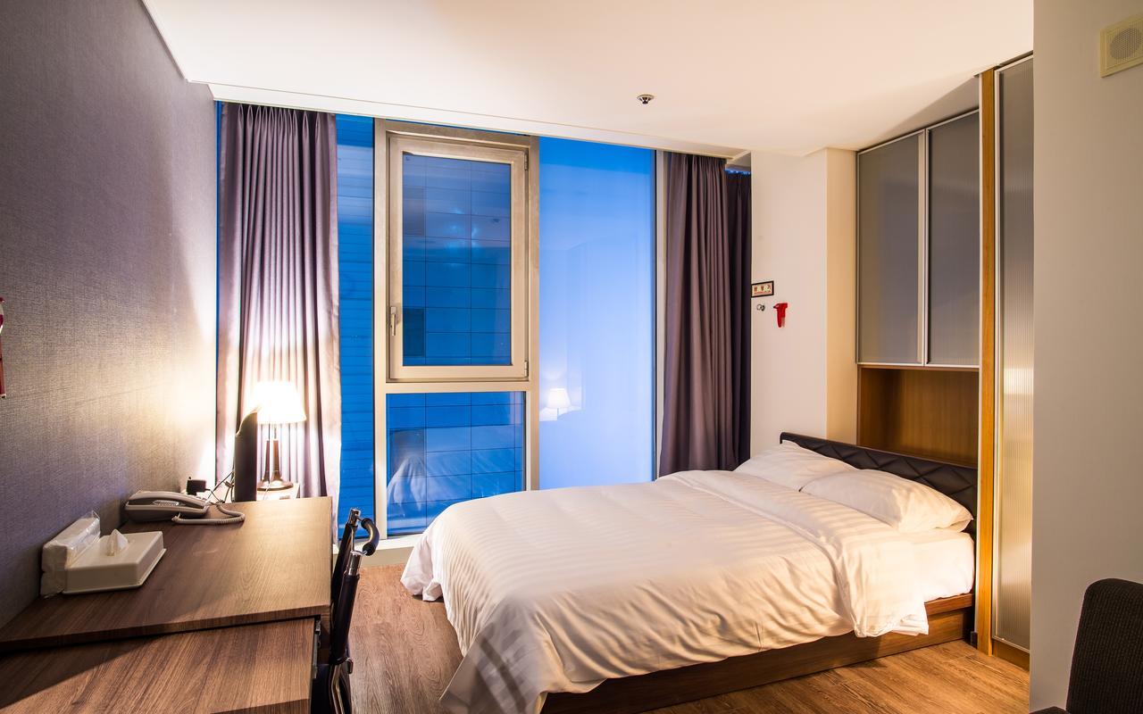 Hotel Arinus Shinchon โซล ภายนอก รูปภาพ