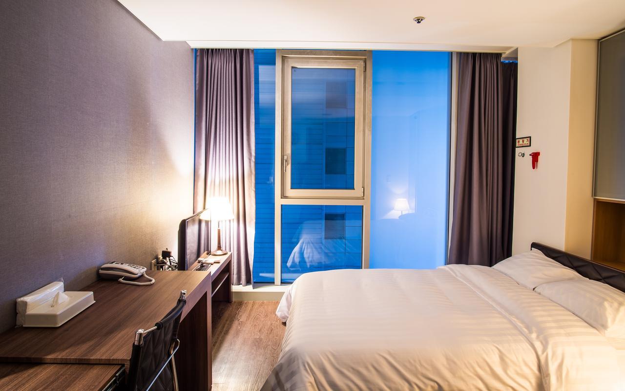 Hotel Arinus Shinchon โซล ภายนอก รูปภาพ