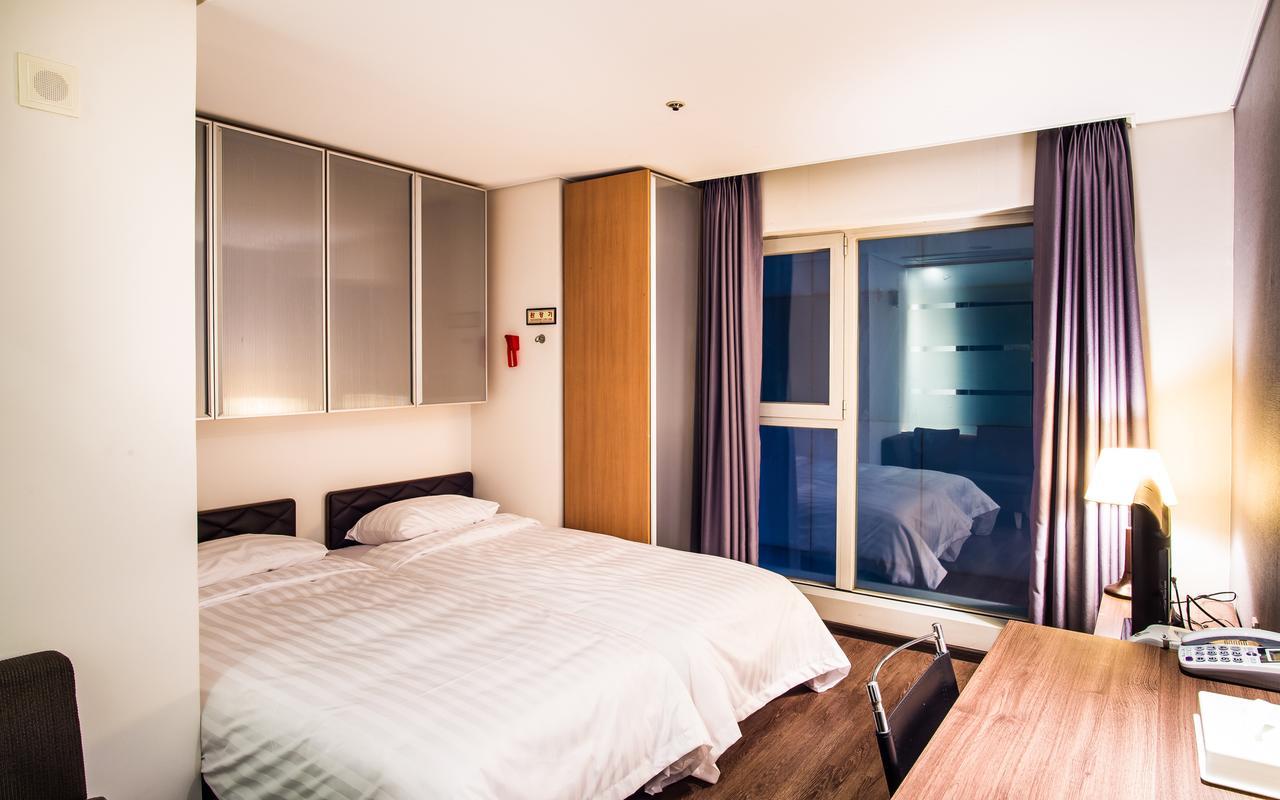 Hotel Arinus Shinchon โซล ภายนอก รูปภาพ