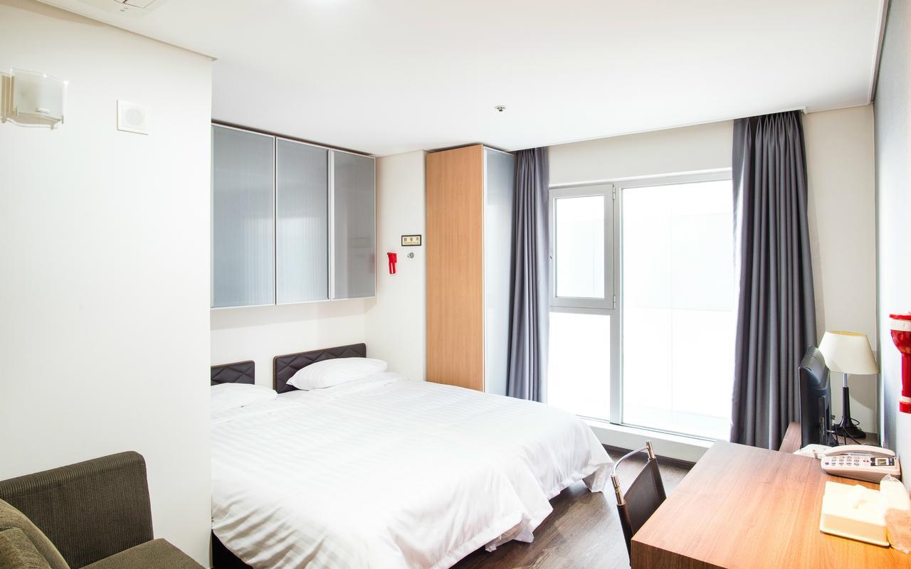 Hotel Arinus Shinchon โซล ภายนอก รูปภาพ