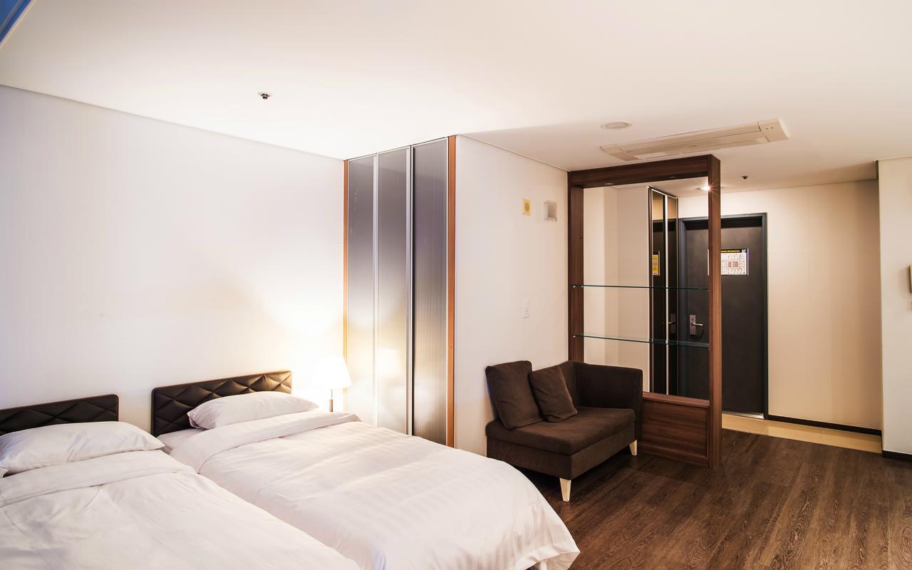 Hotel Arinus Shinchon โซล ภายนอก รูปภาพ